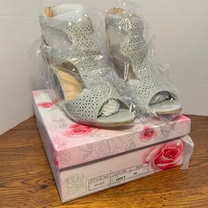 Olga Grey Laser Cut Peep Toe Block Heel Sandals Back Zip Size 10 NEW